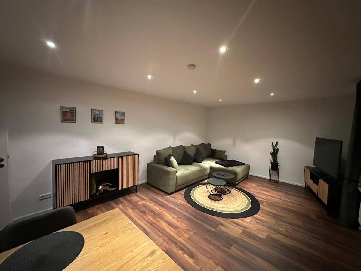 The Residential Retreat Sleeps 15 Close To Shops — Warrane