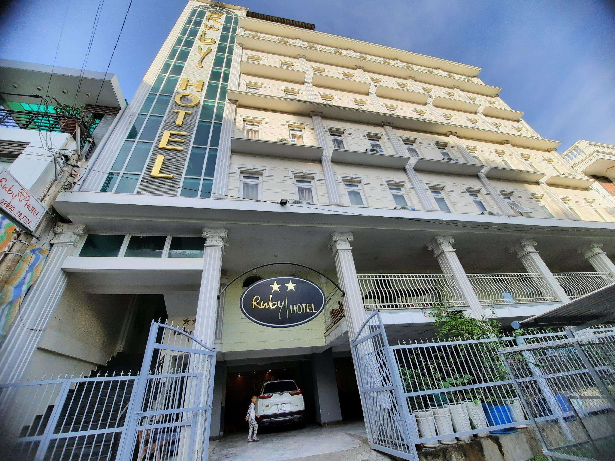 Ruby Hotel - carbon neutral hotel in Ca Mau