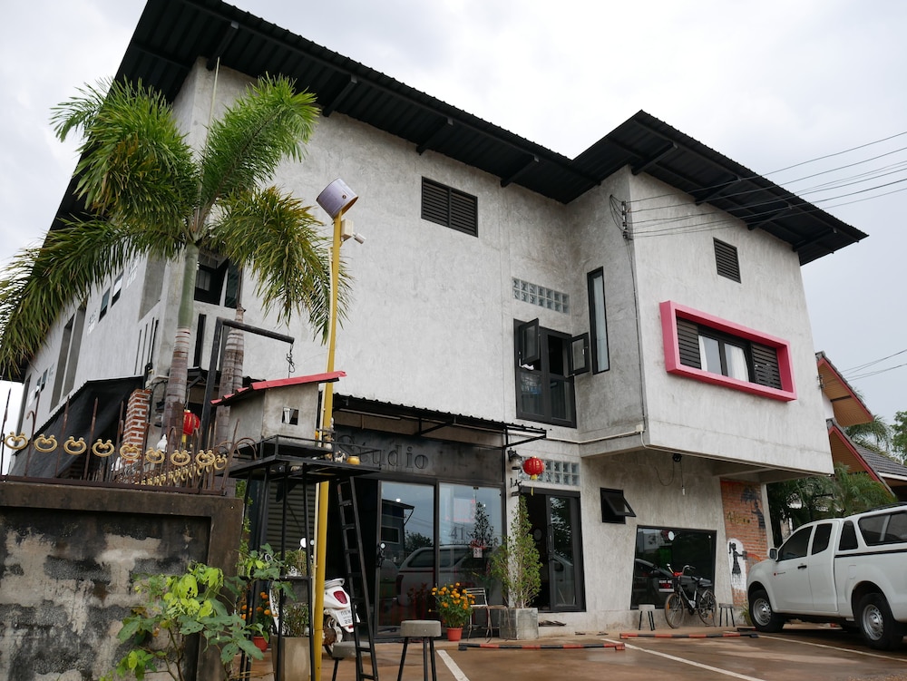41 Studio Adults Only in Nakhon Phanom, Thailand
