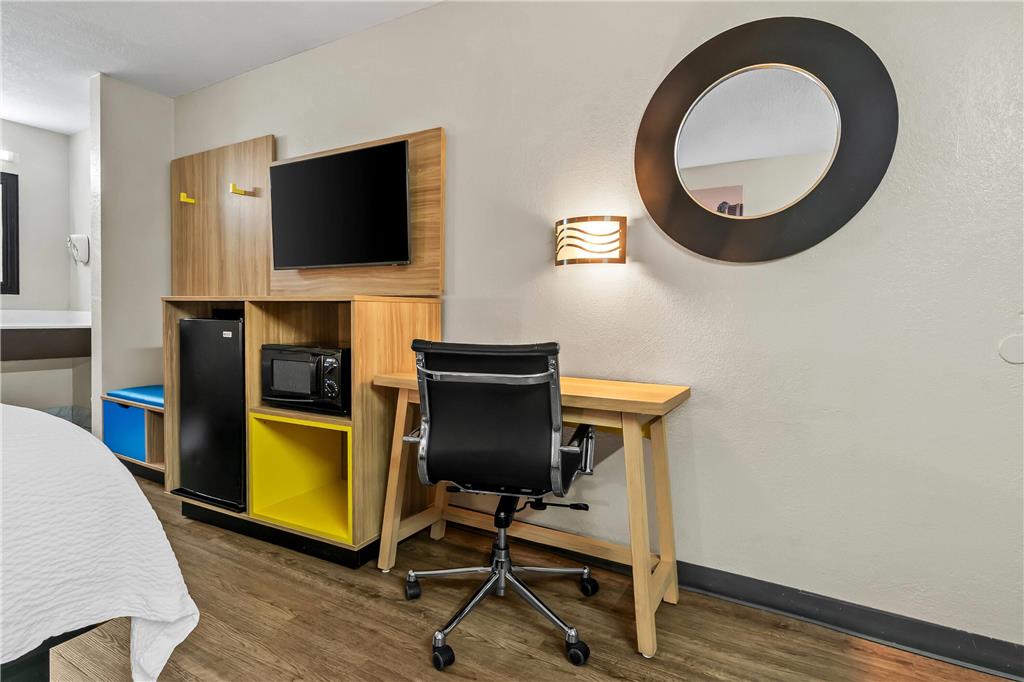 Days Inn by Wyndham Simpsonville - photo 26