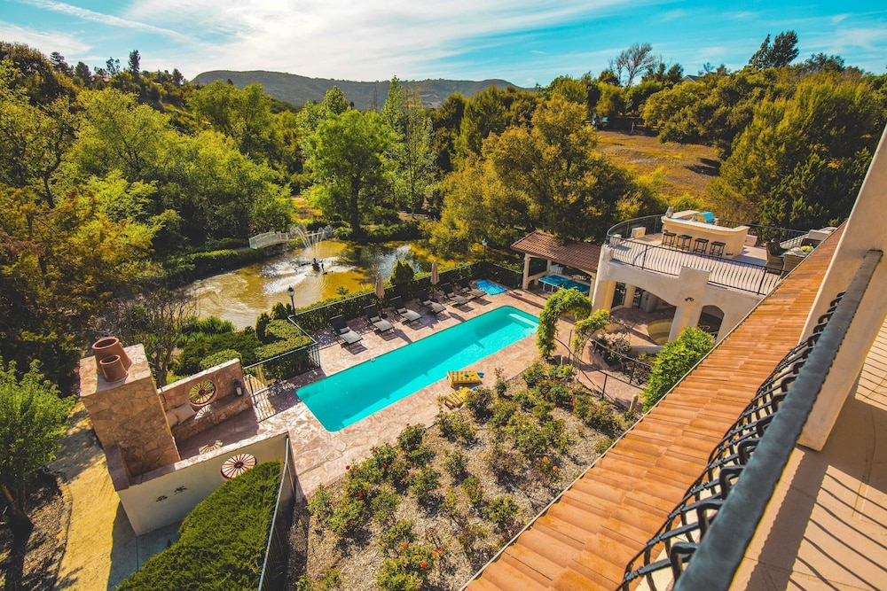 5 Acre Estate w Lake Pool & Hot Tub De Luz by Avantstay - photo 24