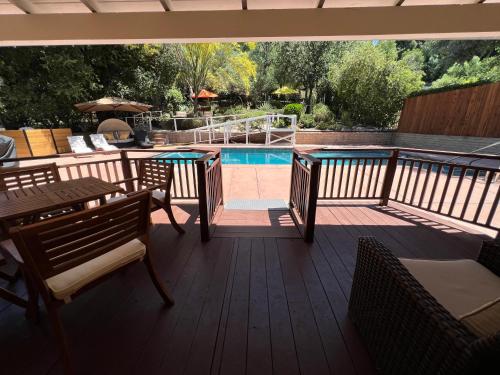 Villa La Reforma Newly Designed 4BR HOUSE & POOL in Los Angeles by Topanga — 4-Star Luxury Hotel in Los Angeles, United States
