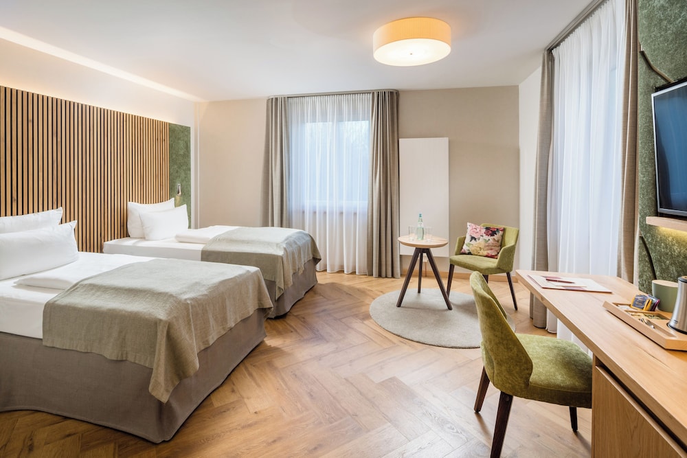 Parkhotel Güldene Berge in Weissenfels, Germany