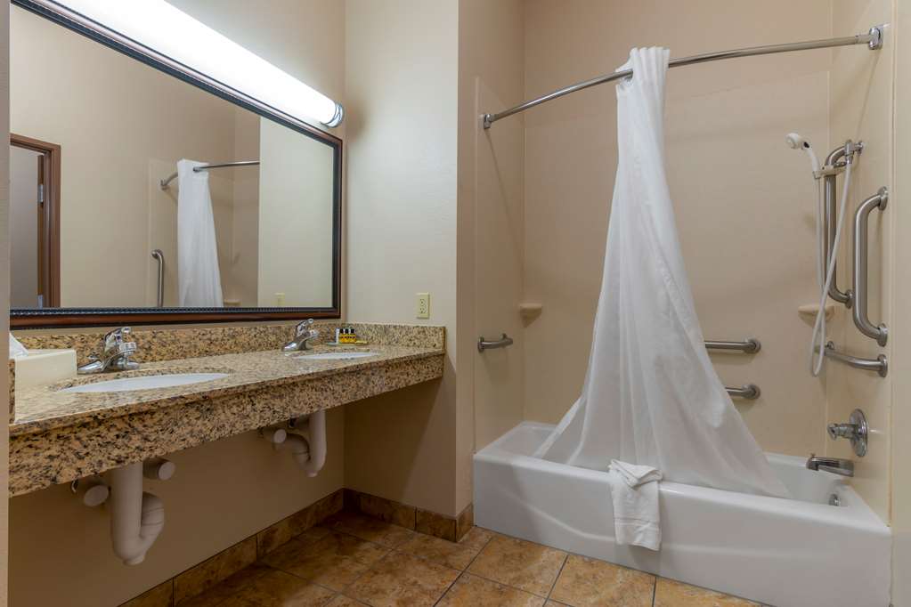 Best Western Plus Butterfield Inn - photo 22