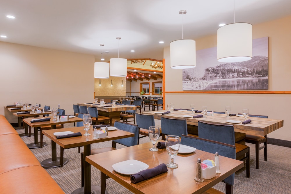 Holiday Inn Resort The Lodge At Big Bear Lake by IHG - photo 54
