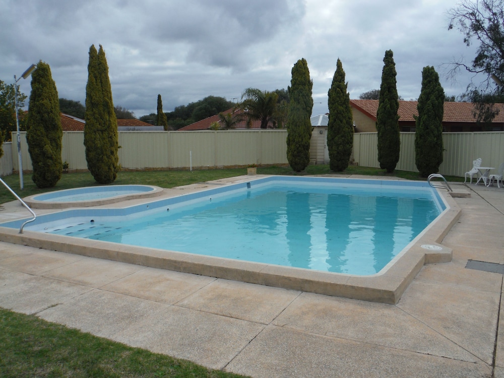 Restawile Motel - carbon neutral hotel in Broadwater