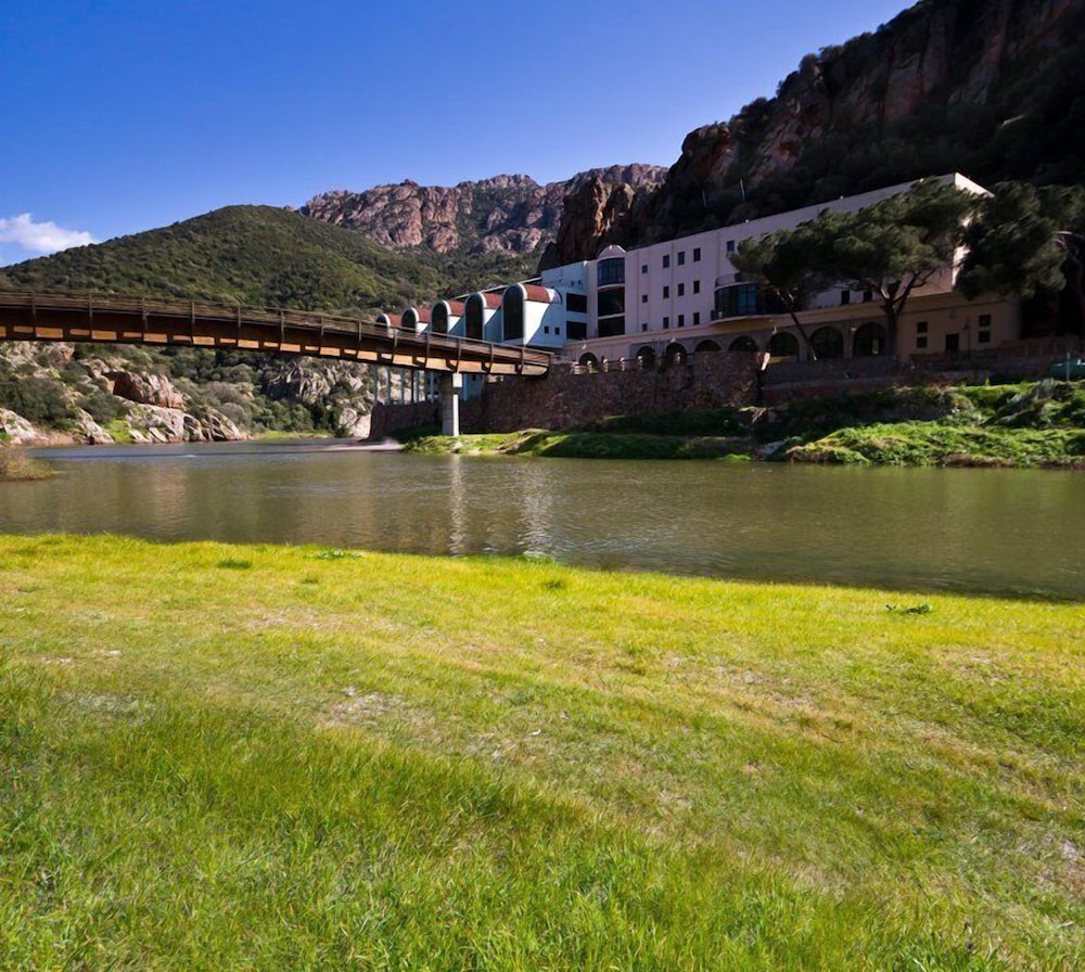 Hotel Terme di Casteldoria — 4-Star Luxury Hotel in Santa Maria Coghinas, Italy