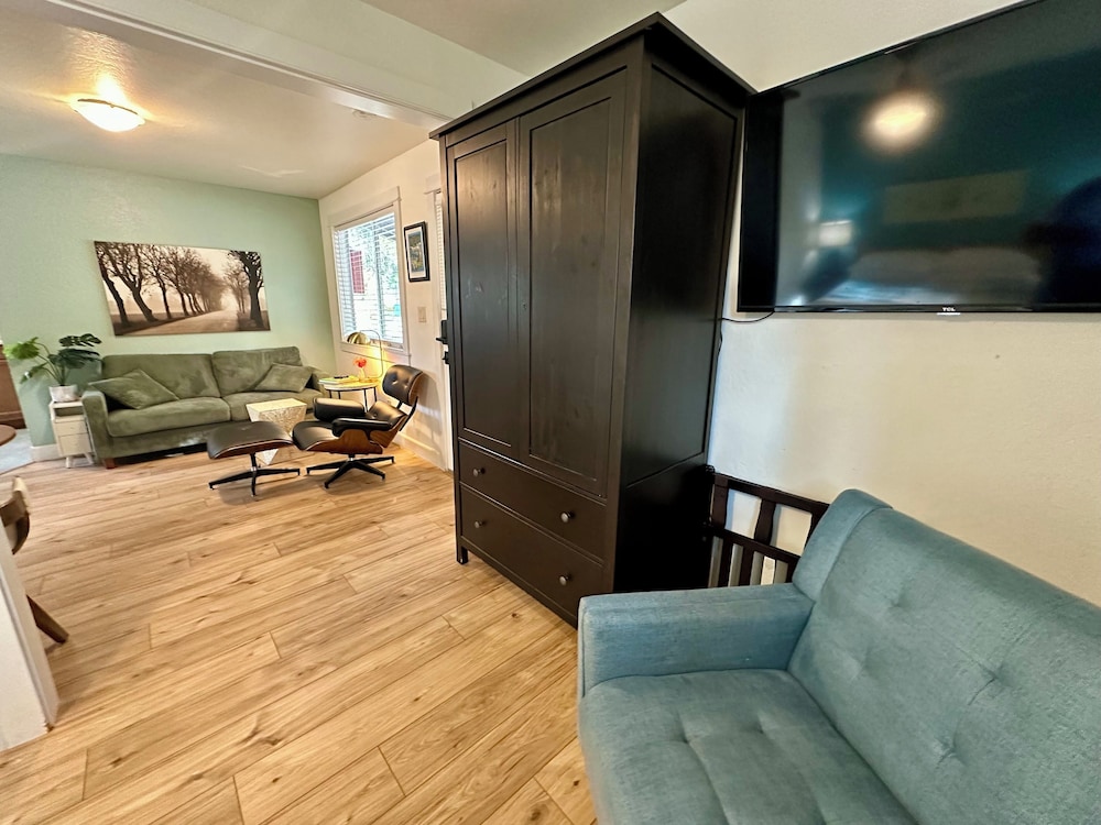 The Pines Inn and Cottages - photo 13