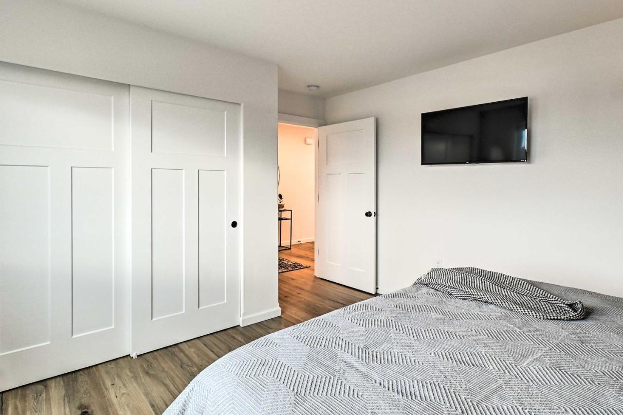 Modern Ocean Shores Getaway with Dock in Ocean Shores, United States