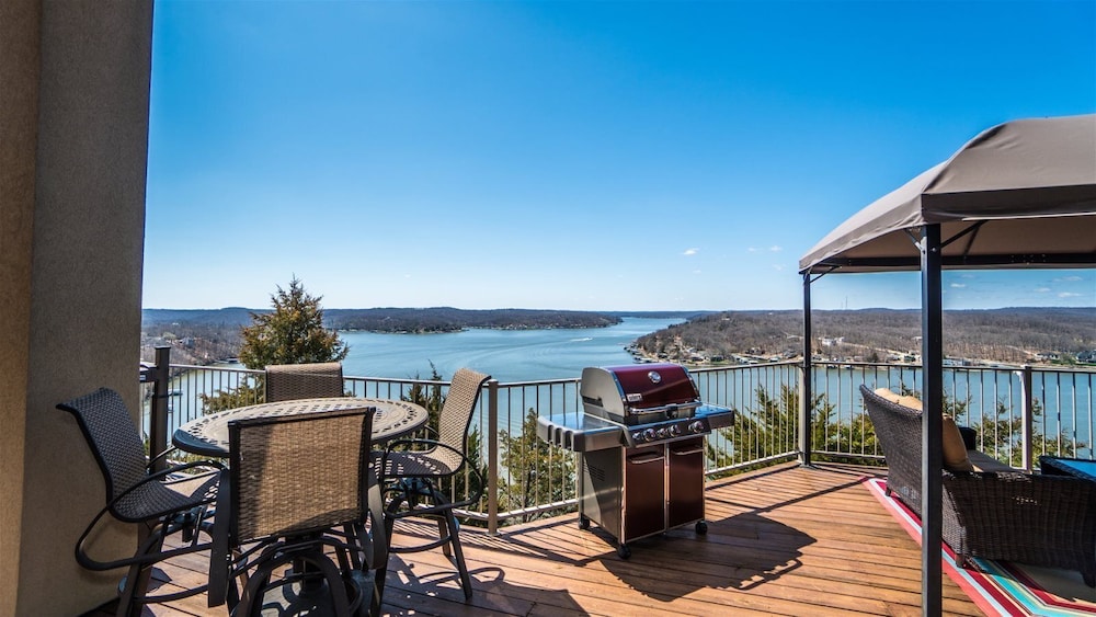 Bella Lago House — 4-Star Luxury Hotel in Osage Beach, United States