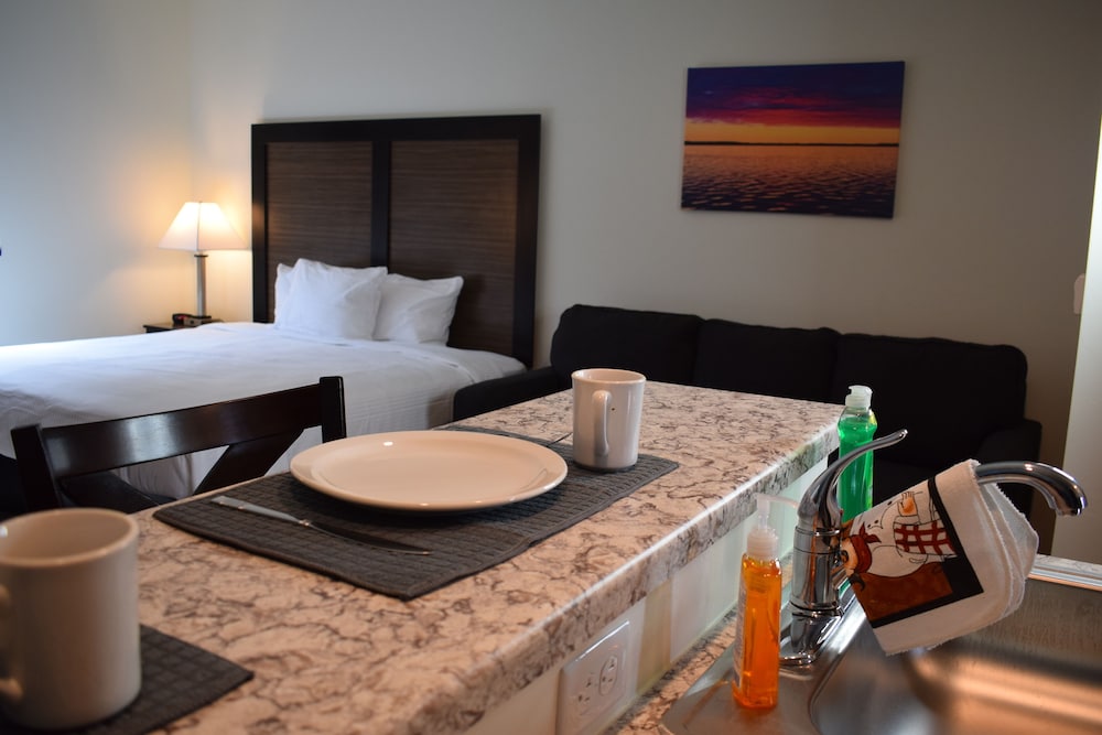 Menominee River Extended Stay Hotel - photo 6