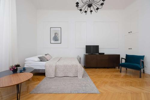 Tasteful Studio Located Near PGE Narodowy by Noclegi Renters — 4-Star Luxury Hotel in Warsaw, Poland
