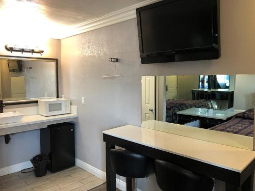 Flight Motel - photo 25