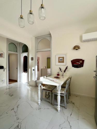Franca Suite 7 min Centrale FS — 4-Star Luxury Hotel in Milan, Italy