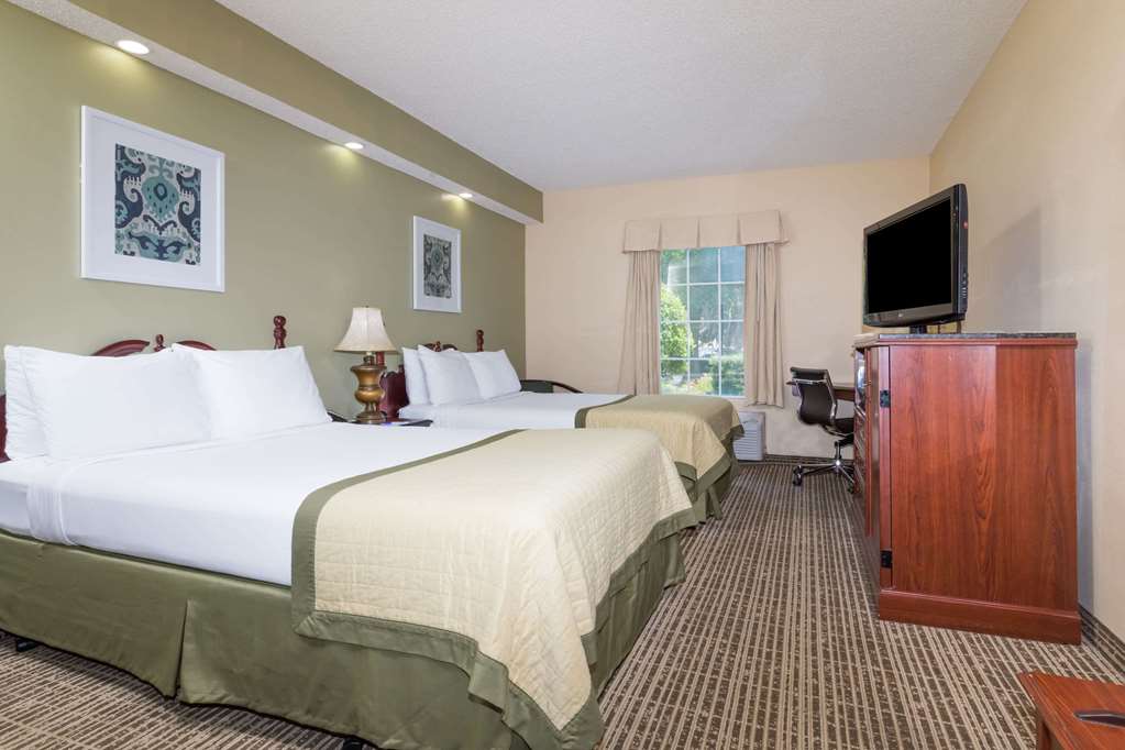 Baymont by Wyndham Lakeland - photo 9