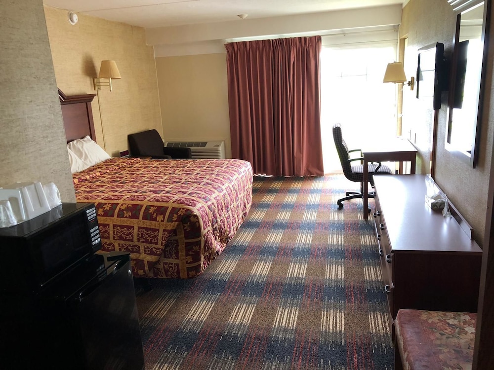 Red Carpet Inn North Syracuse - photo 6