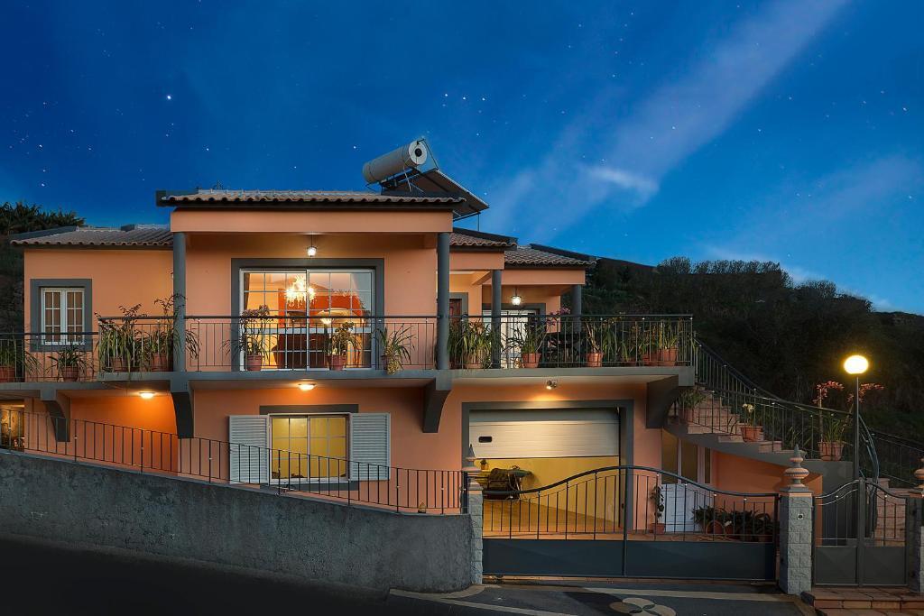 Paradise House Calheta — 4-Star Luxury Hotel in Calheta, Portugal