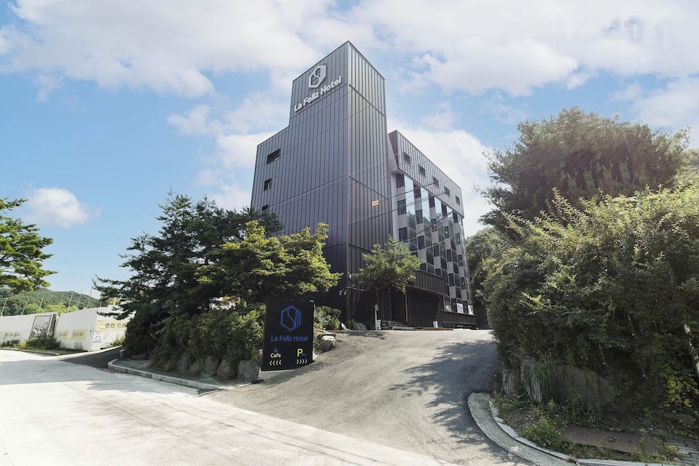 Hotel Riversidecozy in Chuncheon, South Korea