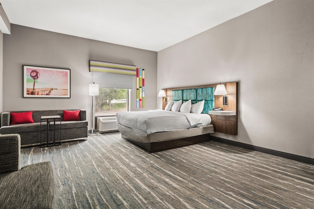 Hampton Inn Elkton - photo 10