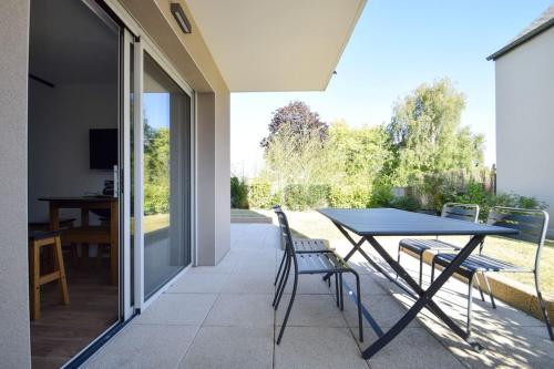 Studio Cosy Avec Terrasse a Proximite Des Plages in Dinard, France