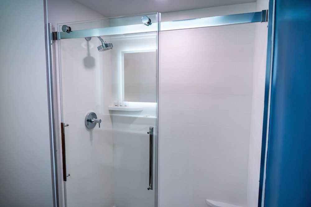 Holiday Inn Express Hotel & Suites Carneys Point by IHG - photo 21
