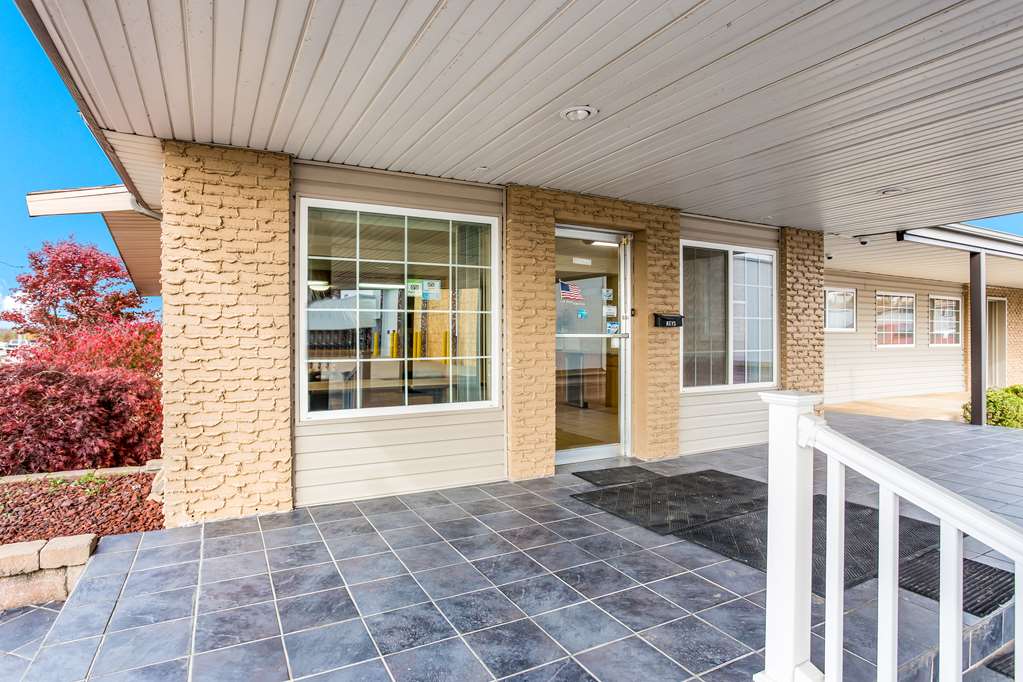 Americas Best Value Inn Lebanon MO - photo 4