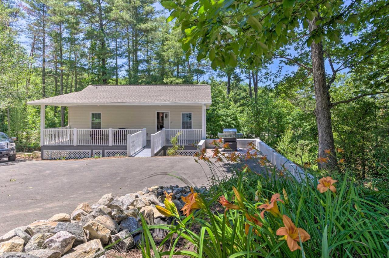 4 Mi To Main Street Petite Weaverville Escape in Asheville, United States