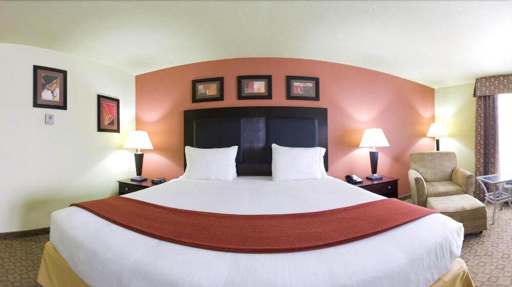 Holiday Inn Express & Suites Alexandria by IHG - photo 8