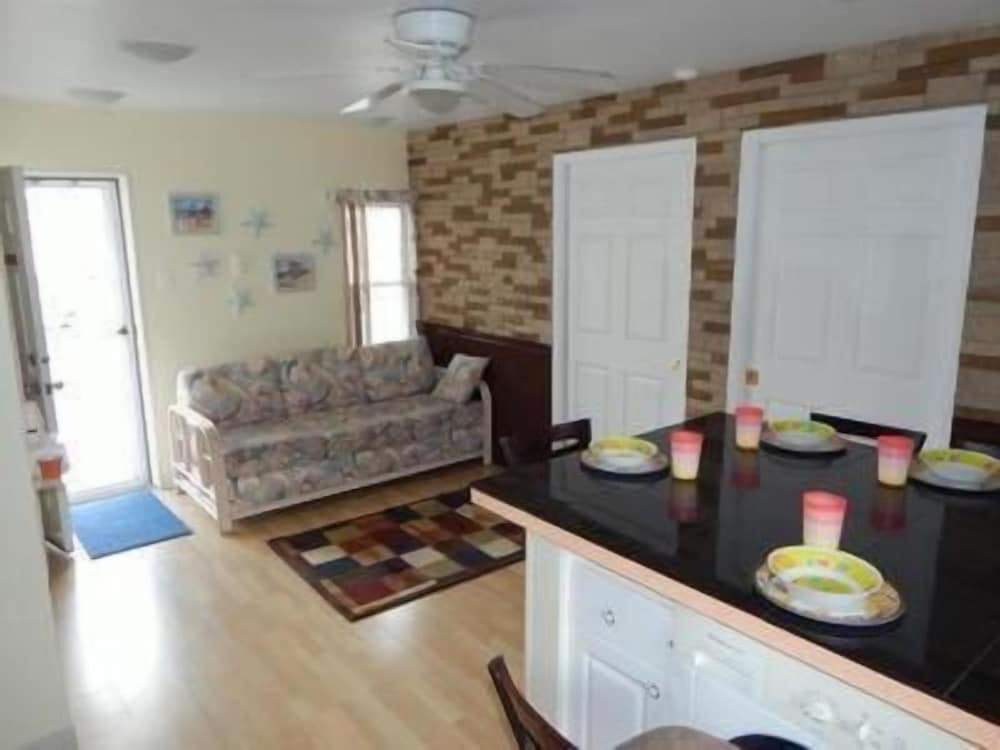 The Sifting Sands Motel - photo 36