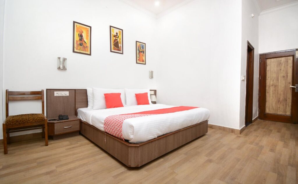 OYO Flagship 29078 Hussainpura Hukam Singh Road
