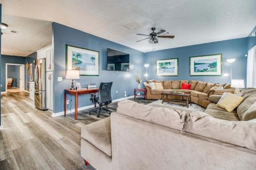 Private Patio & Close to Beach Coastal Cottage — 4-Star Luxury Hotel in Pensacola, United States