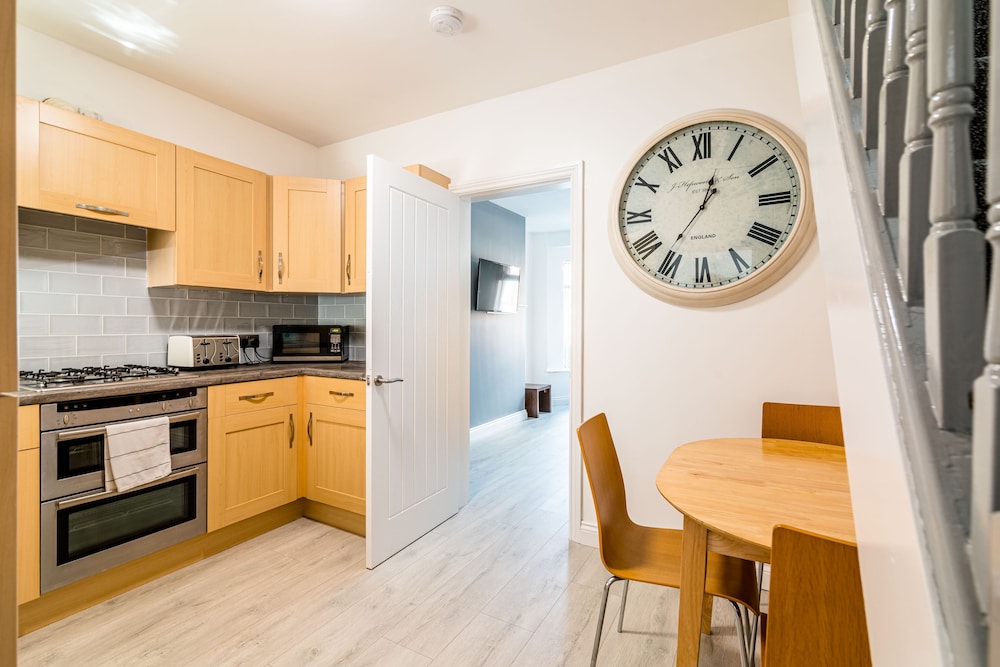 Platform Avenues House — 4-Star Luxury Hotel in Kingston Upon Hull, United Kingdom