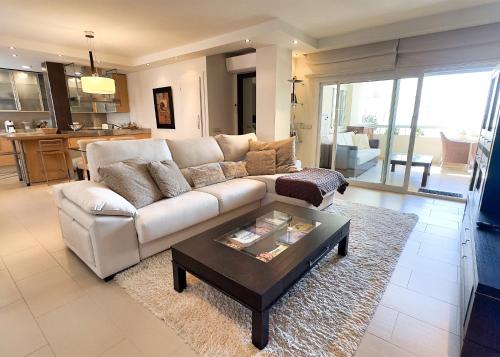 Magnificent One Bedroom Apartment in Marbella Center — 4-Star Luxury Hotel in Marbella, Spain