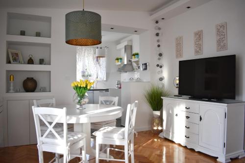 Apartmani Julija — 4-Star Luxury Hotel in Vodice, Croatia
