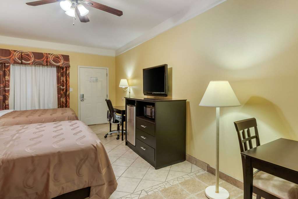Quality Inn & Suites at The Outlets Mercedes Weslaco - photo 25