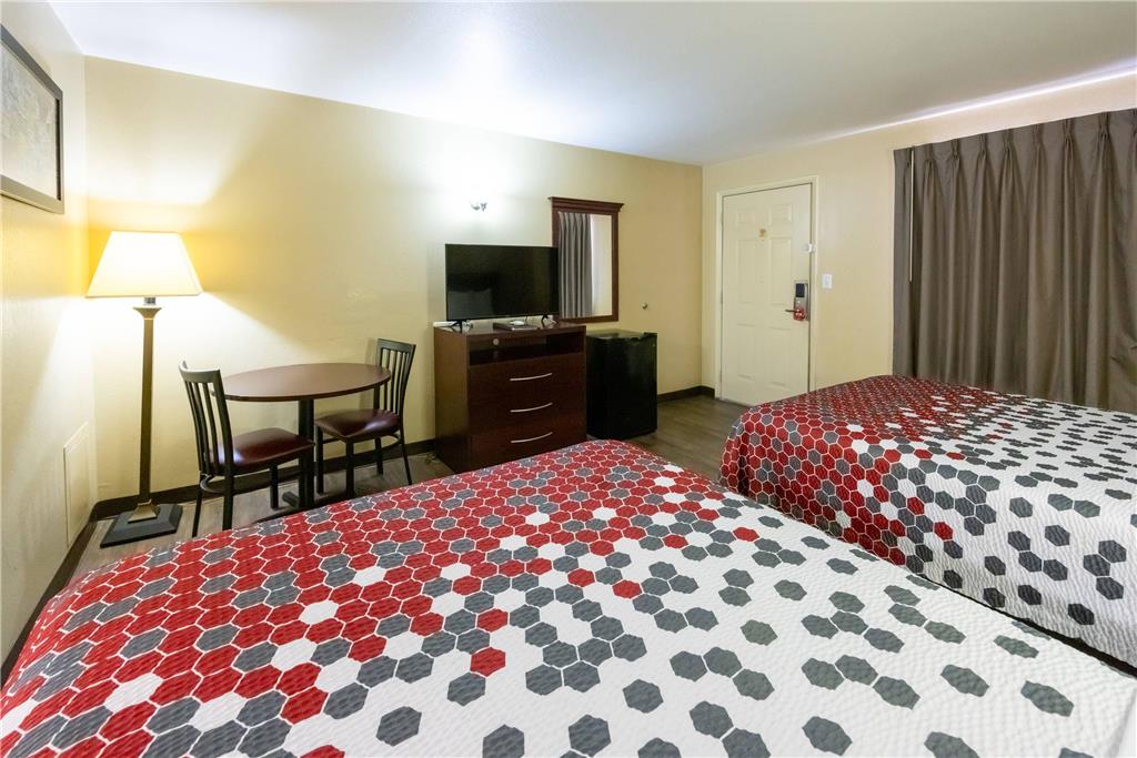 Econo Lodge McAlester - photo 25