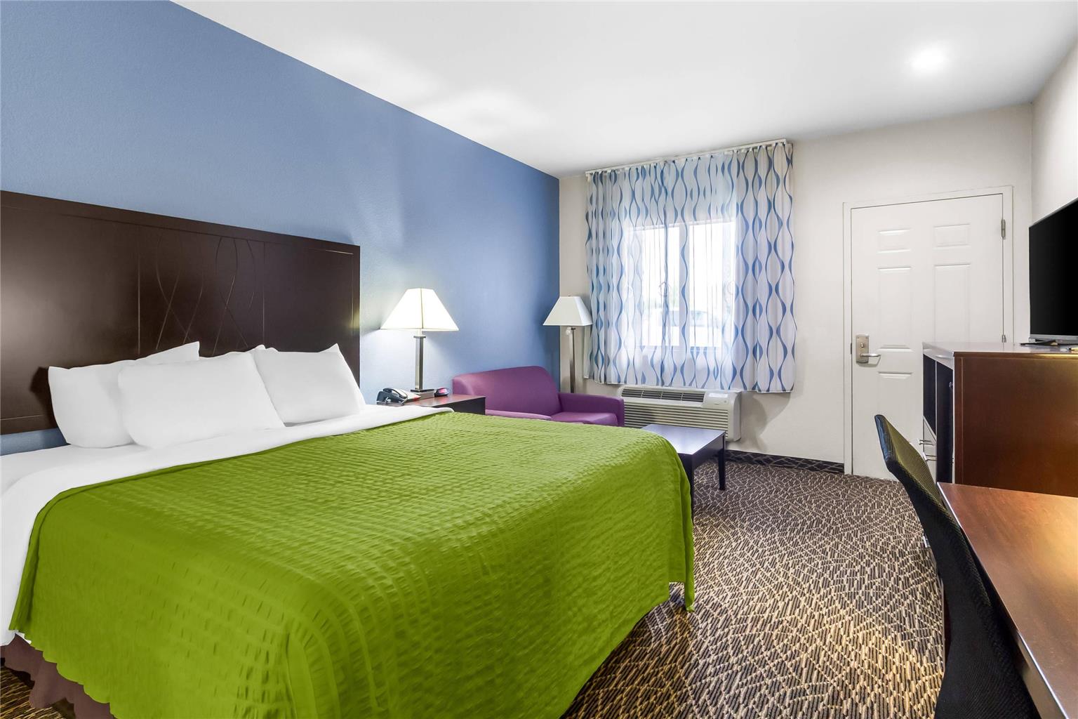 Econo Lodge Bryan TX - photo 25
