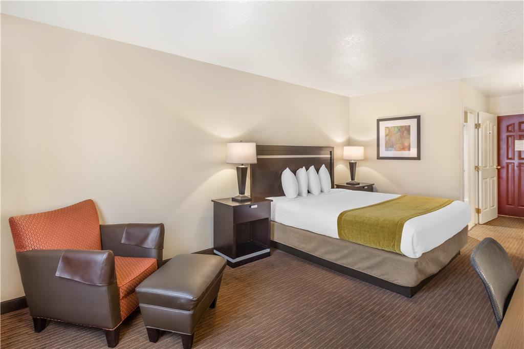 Best Western Luxury Inn - photo 26