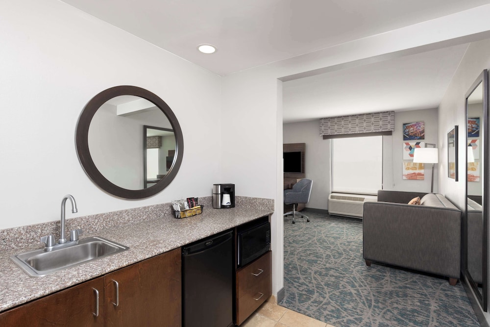 Hampton Inn & Suites Savannah Airport - photo 7