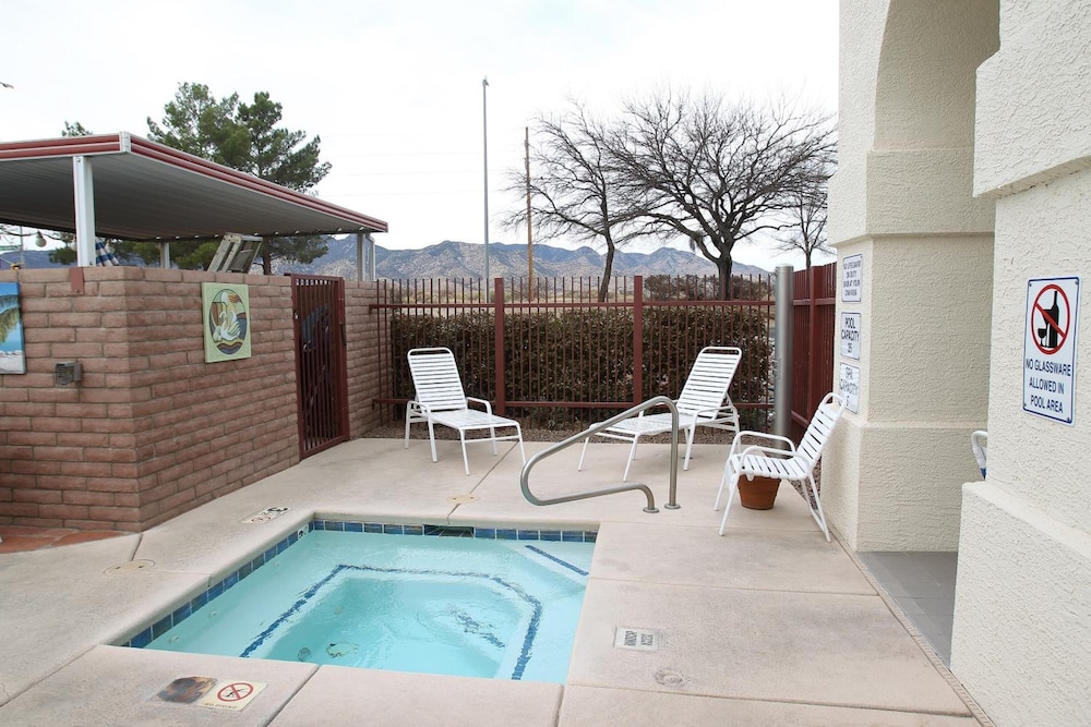 Gateway Studio Suites - photo 18