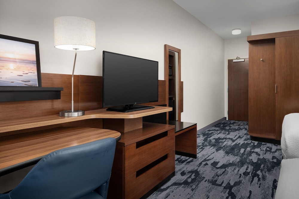 Fairfield Inn & Suites by Marriott Panama City Beach - photo 7
