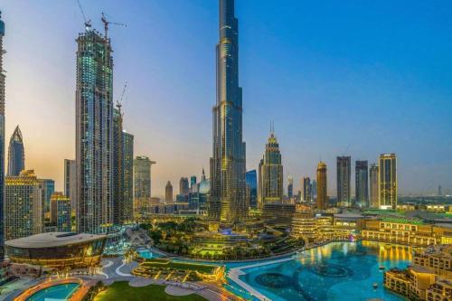 Spectacular Burj & Fountain View Luxurious 3 Bedrooms & Maids room The Residences — 5-Star Luxury Hotel in Dubai, United Arab Emirates