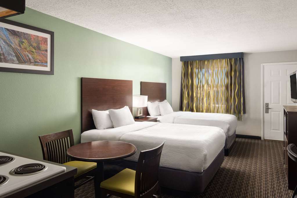 Wingate by Wyndham Cedar City - photo 14