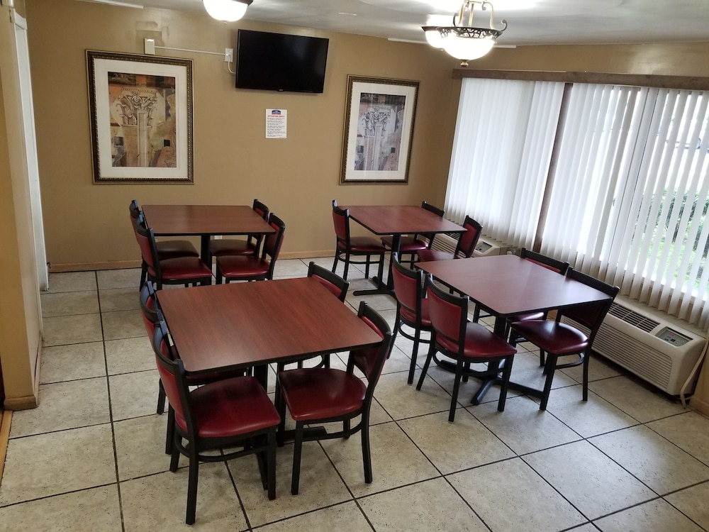 Travelodge by Wyndham Lansing IL - photo 19