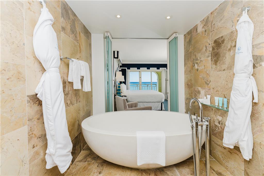 Eau Resort & Spa - photo 28
