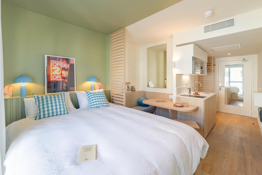 Bikube Lyon — 4-Star Luxury Hotel in Lyon, France