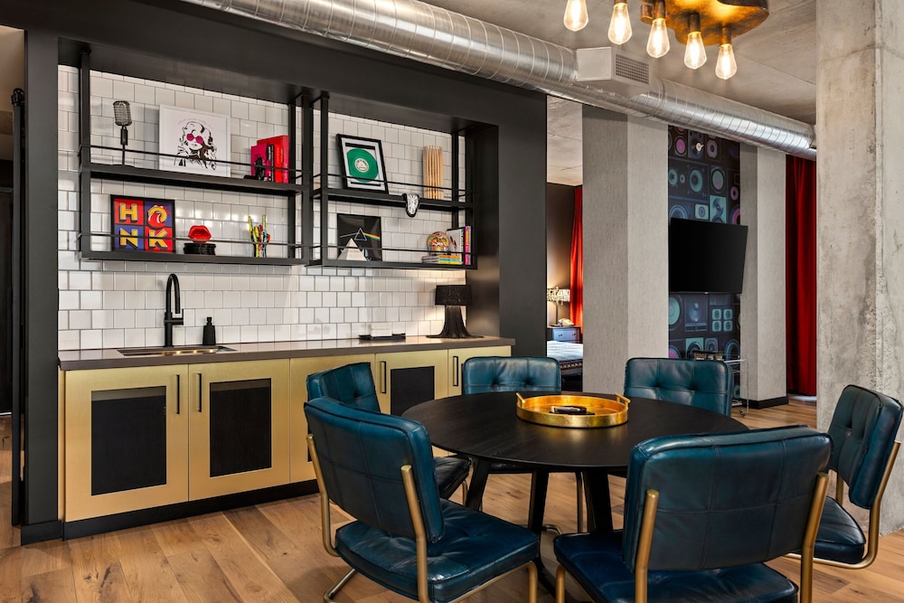 Moxy Madison Downtown - photo 21