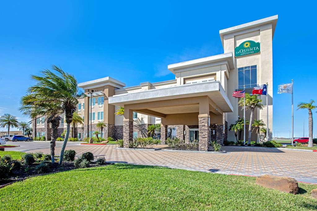 La Quinta Inn & Suites by Wyndham Corpus Christi Portland - featured photo