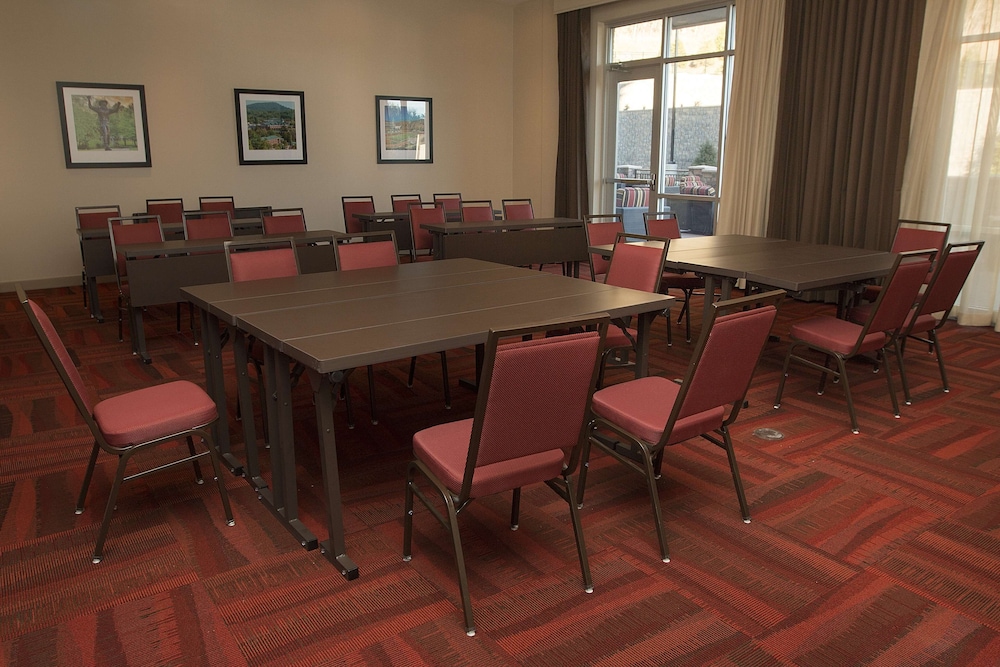 Hampton Inn & Suites Boone - photo 41
