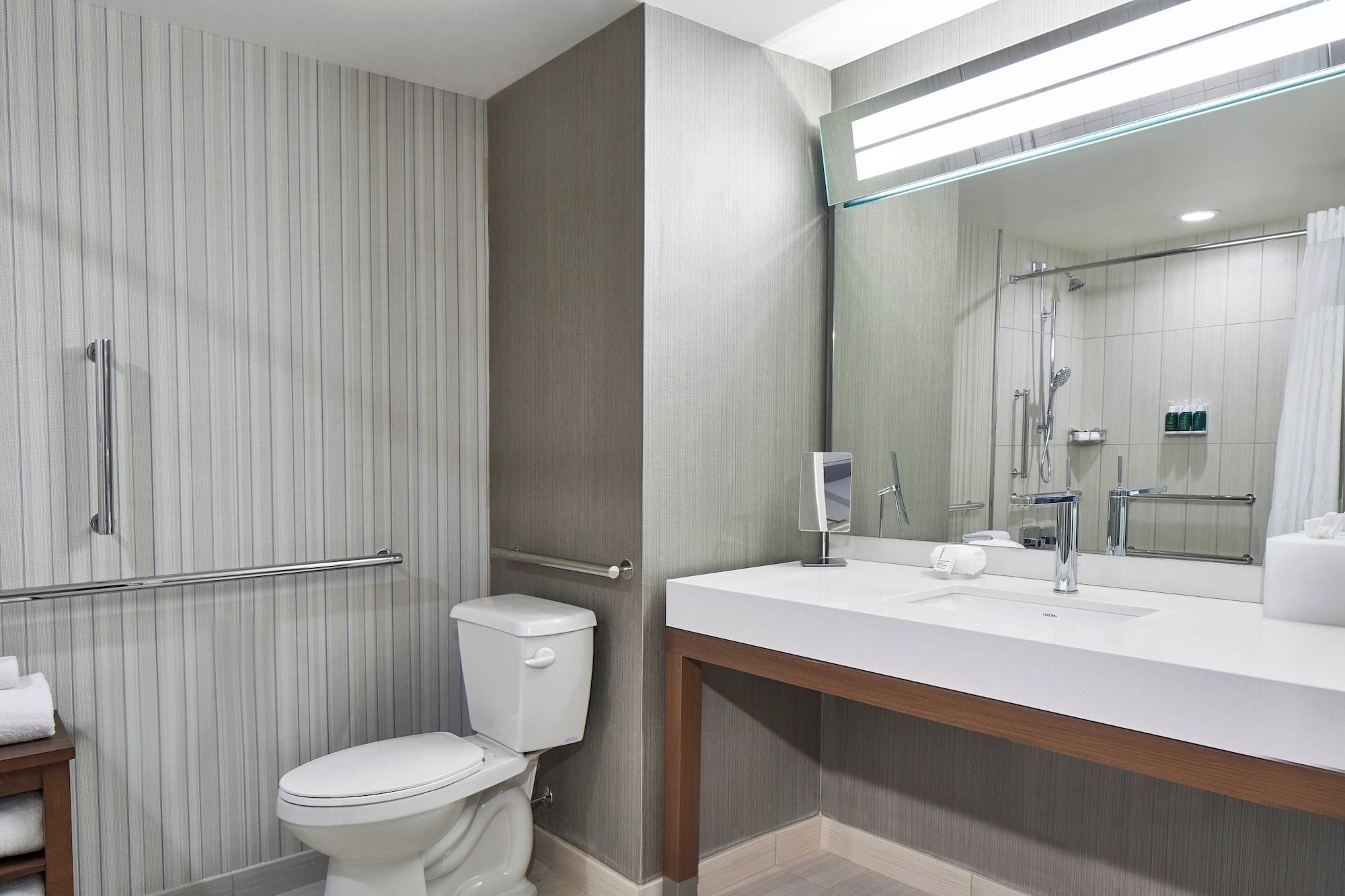 Courtyard by Marriott Baltimore Downtown McHenry Row - photo 24